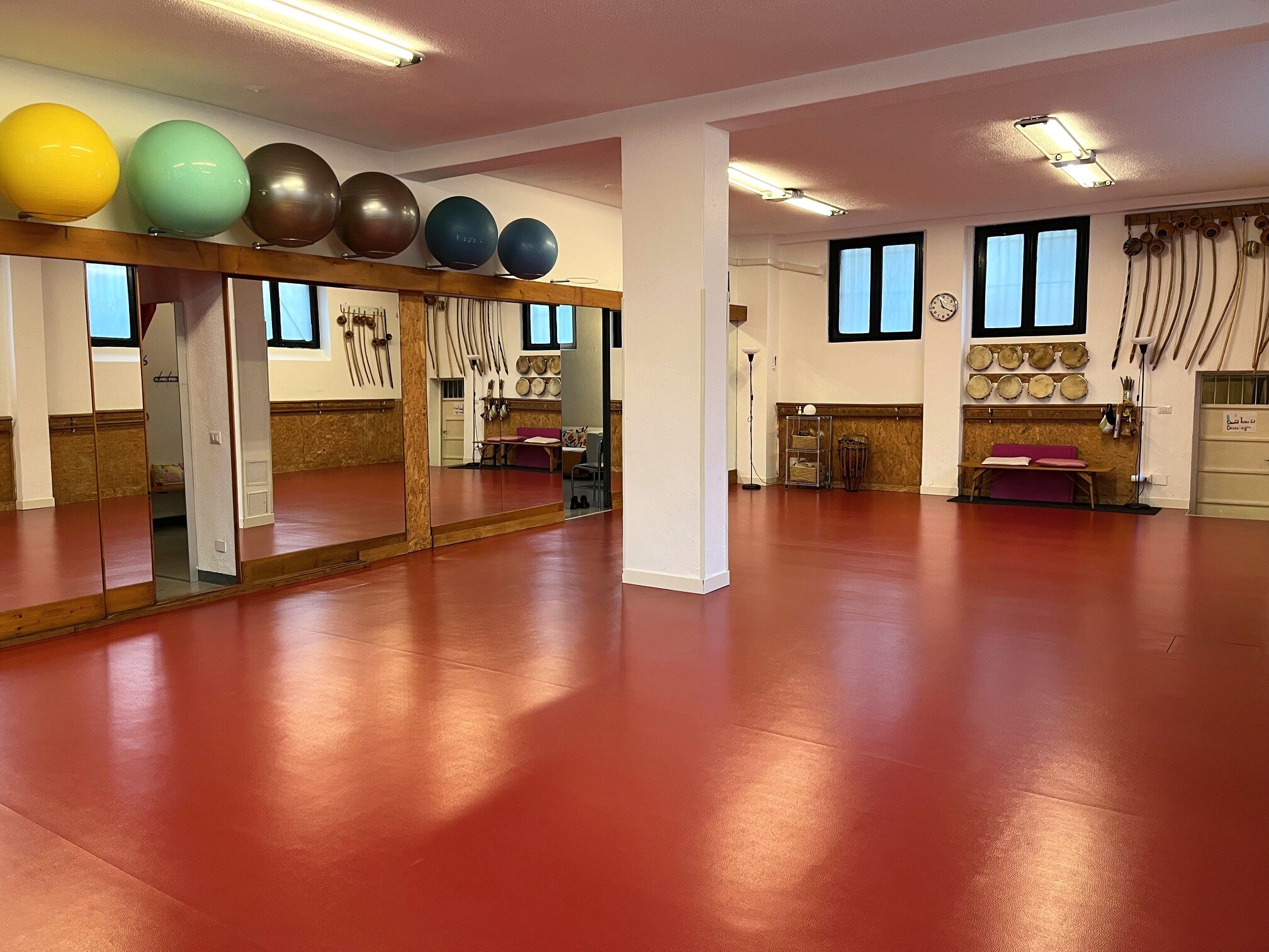 Sala grande - sostituisci con la tua foto